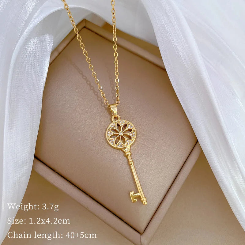 Temperament Retro Zircon Flower Key Pendant Necklace for Women Creativity Gold Color Stainless Steel Collarbone Chain Jewelry