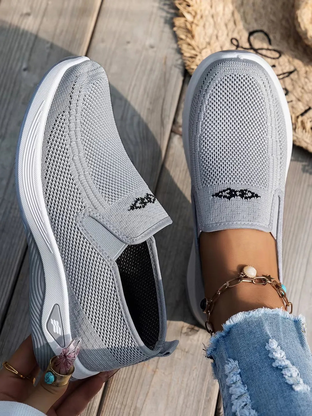 Women's shoes, casual shoes for ladies, with breathable mesh, not tiring to the feet, light and comfortable casual shoes