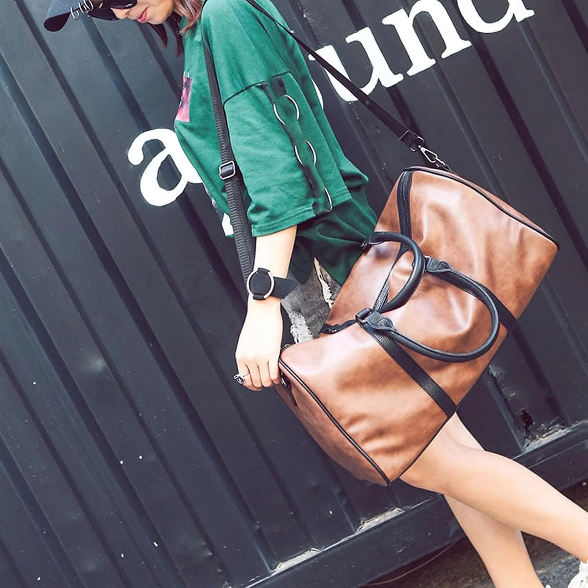 PU Leather Travel Holdall Tote with Adjustable Shoulder Straps Brown Detachable Straps, Rust Resistant Hardware, Portable Messenger Style, for Gym and Daily Use